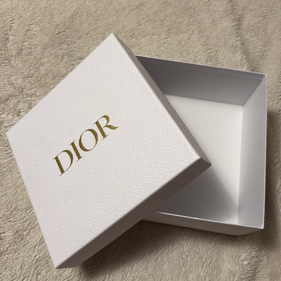 DIOR Gift Box - Picture 3 of 3